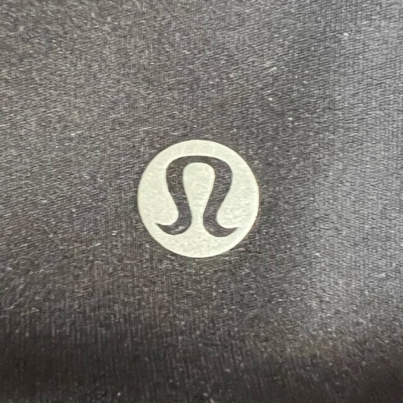 Lululemon Black Crop Mesh Side Panel Women’s Leggings Size 6 - Picture 3 of 4